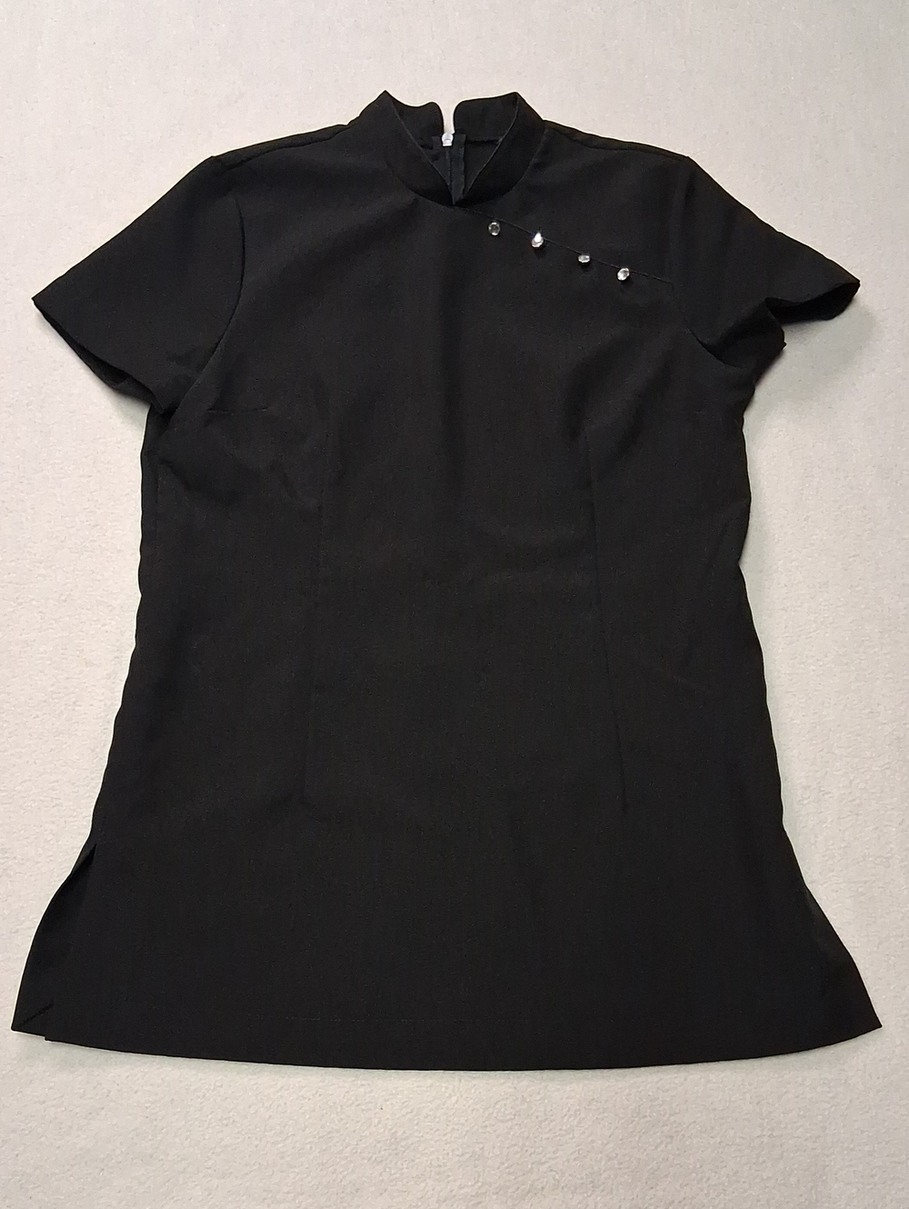 Short-Sleeve Black Mandarin Collar Tunic with Decorative Buttons